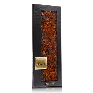 Étcsokoládé Cabernet Sauvignon borhoz. Vörösáfonyával, liofilizált feketeribizli szemekkel és chili szálak